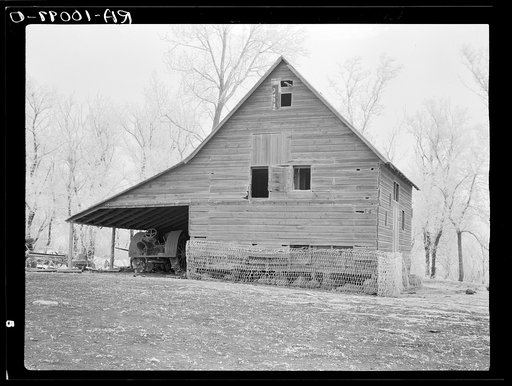Building on Elmer Nelson farm near Wallingford, Iowa. This farm is owned by a loan company