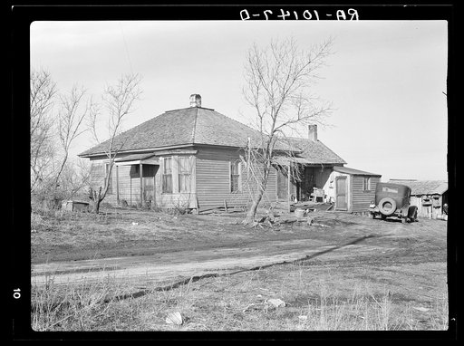 Farm home of Andy Grubb near Mount Ayr, Iowa. He rents one hundred eighty acres from an estate