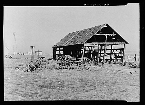 Machine shed on farm of Theodore Johnson, renter of eighty acres near Marseilles, Illinois. This farm belongs to a business man who bought it from a group of mortgage noteholders