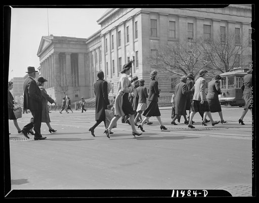 Washington, D.C. Shoppers crossing F and 7th Streets, N.W.