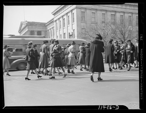 Washington, D.C. Shoppers crossing F and 7th Streets, N.W.