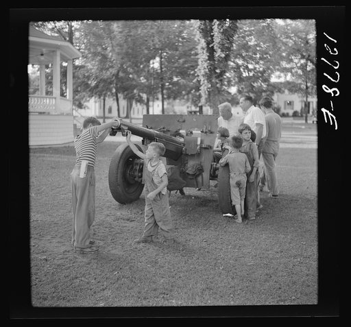 Field gun put up on the "green" to spur on volunteering for the army. Bristol, Vermont