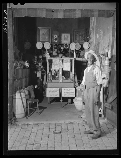 Travelling evangelist and his equipment. Washington, D.C.