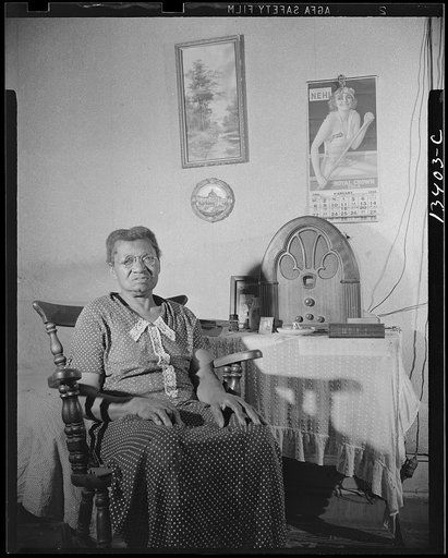 Washington, D.C. Elderly lady who lives on Lamont Street, N.W.