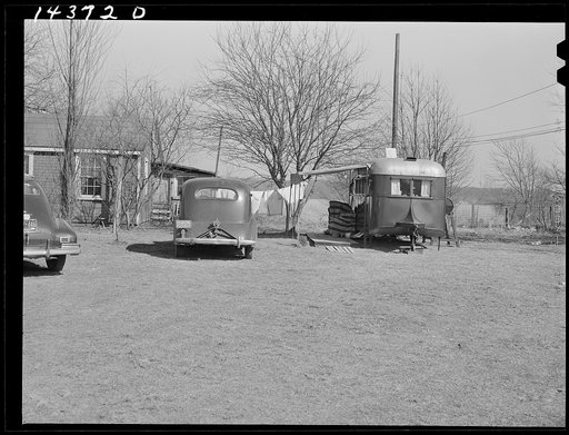 Trailer occupied by war department employee and wife from Pennsylvania. Trailer camp near Alexandria, Virginia