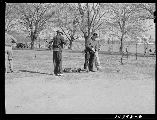Getting ready for the tee off. Potomac Park, Washington, D.C.