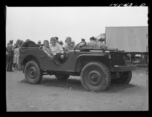 Children at National Defense exhibit on Commerce Square. Washington, D.C.