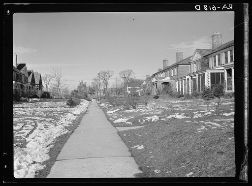 Untitled photo, possibly related to: Radburn, New Jersey, a privately financed model town which furnished some of the ideas for the Suburban Resettlement Administration's Greenbelt towns. Houses showing the plan by which thoroughfares are eliminated from the front of the houses