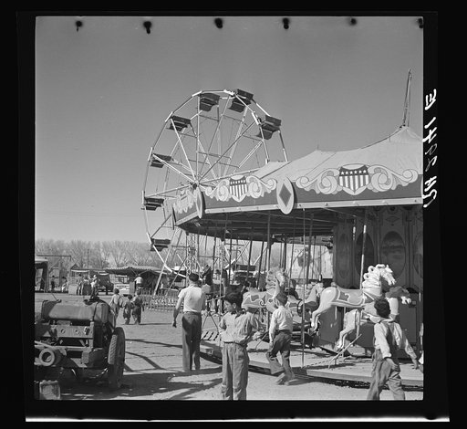 Untitled photo, possibly related to: Carnival and circus. Roswell, New Mexico