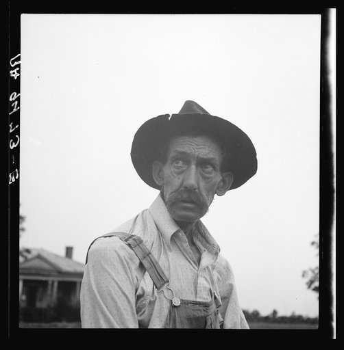 Thomaston (vicinity), Georgia. A Georgia tenant farmer who says, "THis crop (1936) is nigh to nothin' as I ever see"