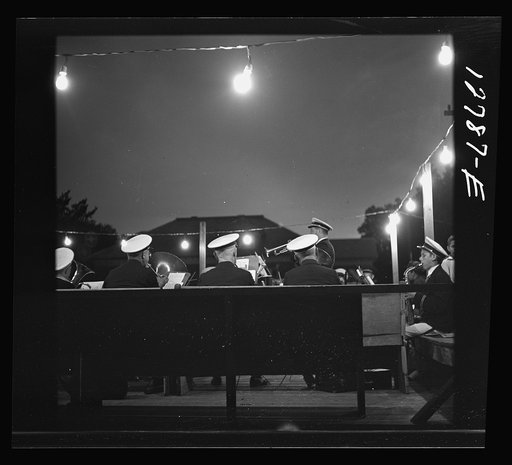Untitled photo, possibly related to: Band concert. Lincoln, Vermont