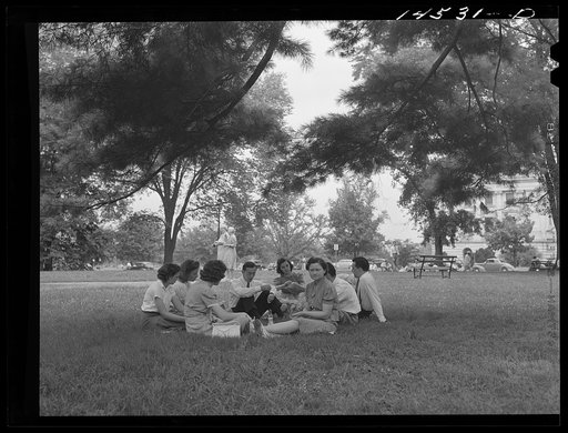 Untitled photo, possibly related to: Lunch hour for government employees. Washington, D.C.
