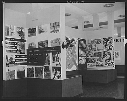 Resettlement Administration traveling exhibit at the Dallas exposition, Texas Centennial