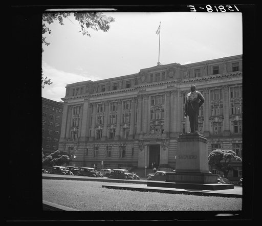 Untitled photo, possibly related to: Washington, D.C. Workmen from a monument cleaning company cleaning Shepherd's statue at 14th and E Street, N.W.