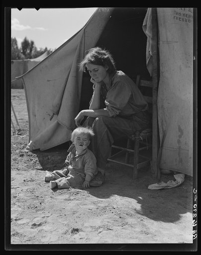 Eighteen year-old mother from Oklahoma, now a California migrant