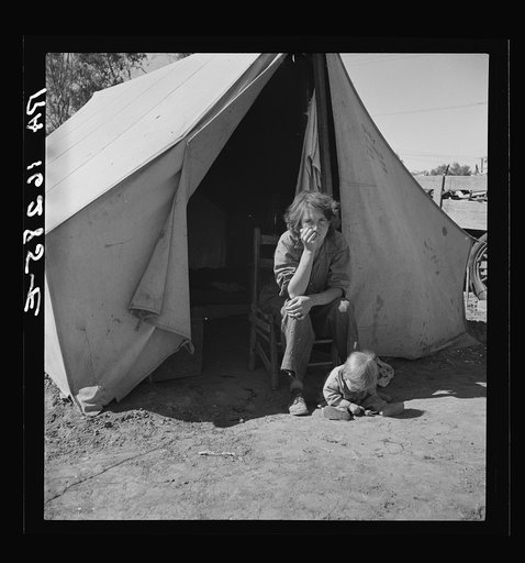 Eighteen year-old mother from Oklahoma, now a California migrant