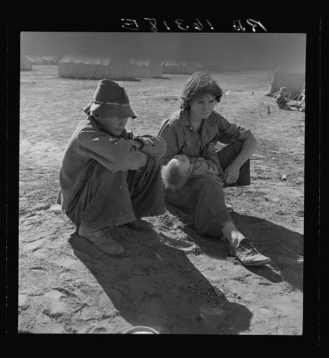 Young Oklahoma mother, age eighteen, penniless, stranded in California. Imperial Valley