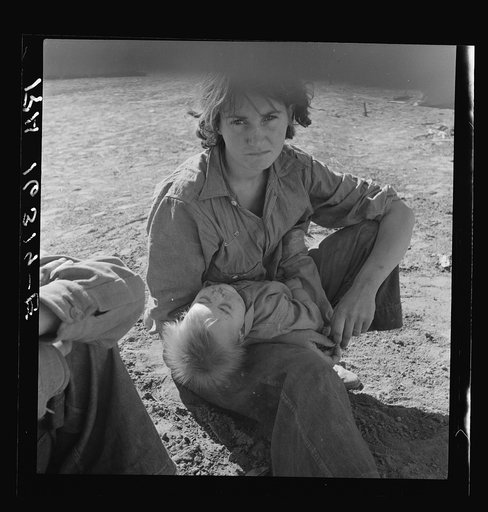 Untitled photo, possibly related to: Young Oklahoma mother, age eighteen, penniless, stranded in California. Imperial Valley