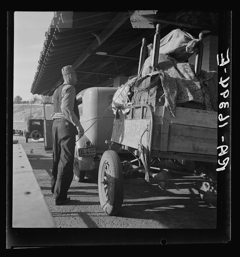 Drought refugees are stopped at the inspection station in Yuma, Arizona, to have their baggage inspected for plant pests before they are allowed to enter California