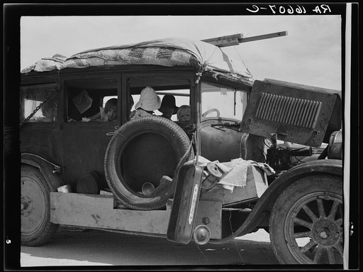 Migrant drought refugee family stalled on an Arizona highway, between Yuma and Phoenix, on their way to California to work in the harvests