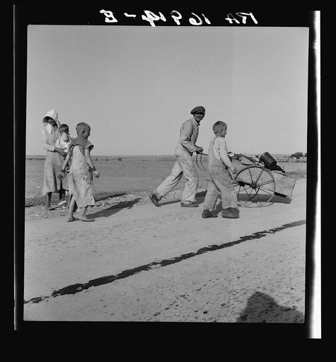 Flood refugee family near Memphis, Texas