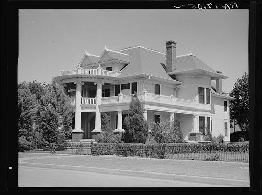 The house that cotton built. Ennis, Texas