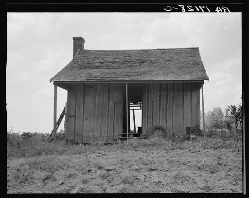 Abandoned tenant house on a mechanized plantation of the Mississippi Delta