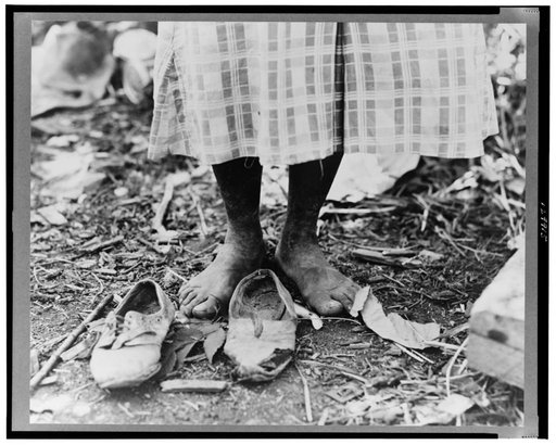 Feet of Negro cotton hoer near Clarksdale, Mississippi