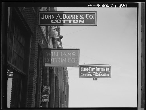 Looking down Union Avenue. Memphis, Tennessee