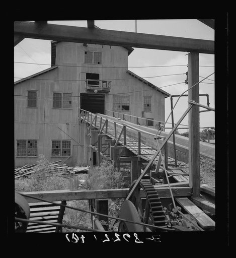 Lumber mill which is being dismantled. Careyville, Florida