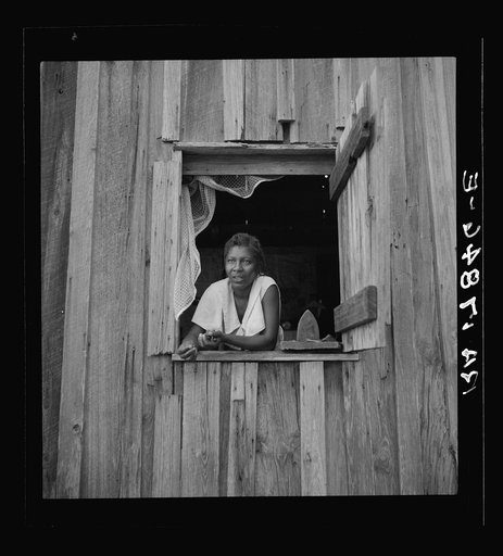 Wife of turpentine worker near DuPont, Georgia
