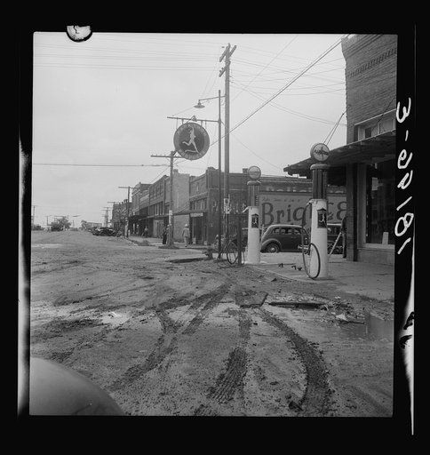 The town of Caddo, Oklahoma. Migrants leave the small towns as well as the farms of the southwest. This region is a source of many emigrants to the Pacific Coast