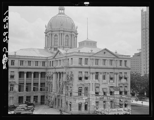 McLennan County courthouse just before the primaries. Waco, Texas
