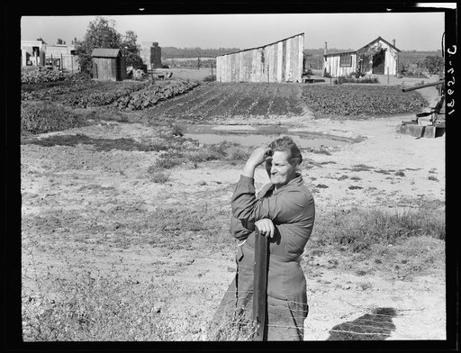 Rural rehabilitation. Tulare County, California. Arkansas mother come to California for a new start