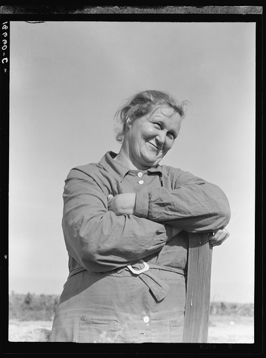 Arkansas mother come to California for a new start, with husband and eleven children. Now a rural rehabilitation client. Tulare County, California
