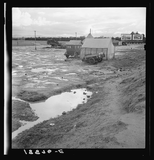 Near Lindsay, California. Citrus workers in winter quarters