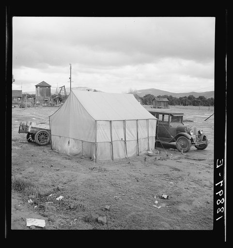 Near Lindsay, California. Citrus workers in winter quarters. (Tulare County)