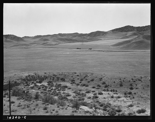 Untitled photo, possibly related to: U.S. 99 on ridge over Tehachapi Mountains. Heavy truck route between Los Angeles and San Joaquin Valley over which migrants travel back and forth
