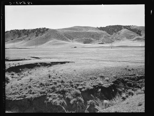 Untitled photo, possibly related to: U.S. 99. On ridge over Tehachapi Mountains. Heavy truck route between Los Angeles and San Joaquin Valley over which migrants travel back and forth