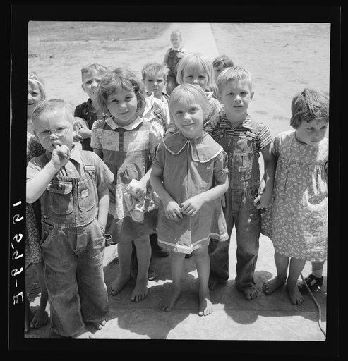 Tulare County. Farm Security Administration (FSA) camp for migrant agricultural workers. Children who attend nursery school. California. Farmersville camp