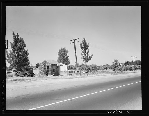 Between Tulare and Fresno, California. (See general caption)