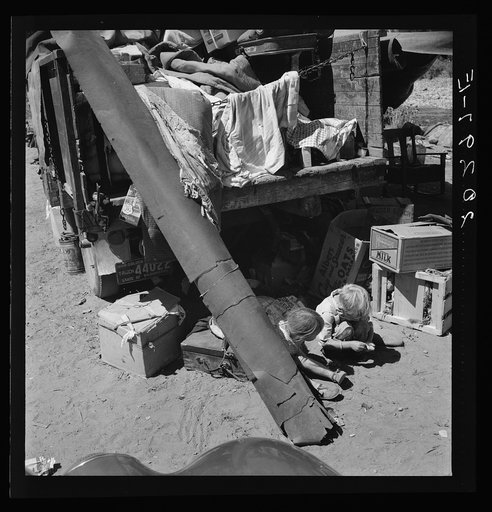 Migratory children living in "Rambler's Park." They have lived on the road for three years. Nine children in the family. Yakima Valley, Washington