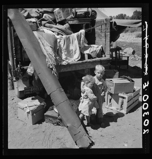 Migratory children living in "Rambler's Park." They have lived on the road for three years. Nine children in the family. Yakima Valley, Washington