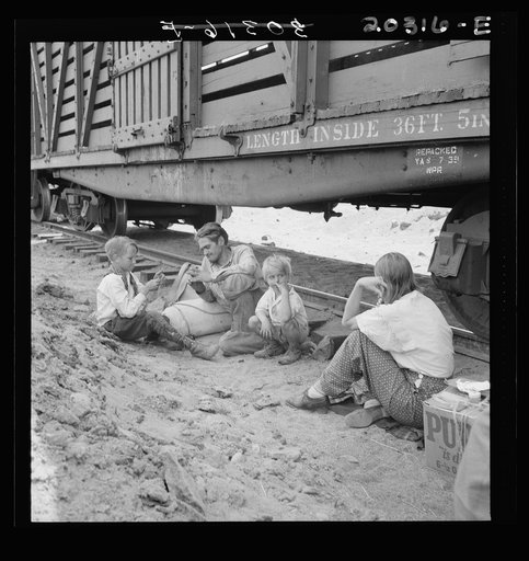 Untitled photo, possibly related to: Family who traveled by freight train. Washington, Toppenish, Yakima Valley