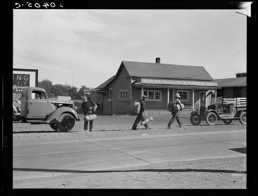 Washington, Yakima Valley, near Toppenish. Single itinerant men on way to railroad yard