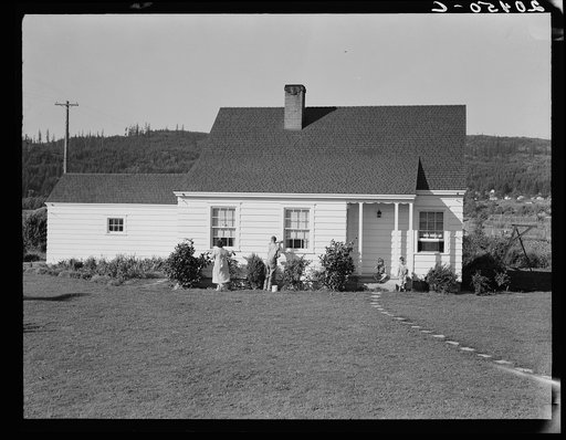 Washington. Cowlitz County. Longview home on Longview homestead project (Farm Security Administration)