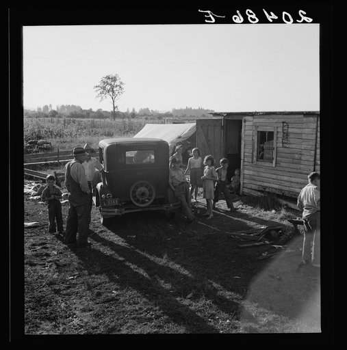Untitled photo, possibly related to: Oregon, Marion County, near West Stayton. Bean pickers' children in camp at end of day