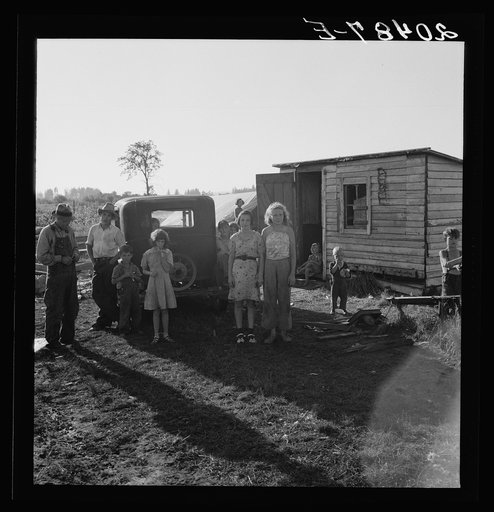 Untitled photo, possibly related to: Oregon, Marion County, near West Stayton. Bean pickers' children in camp at end of day