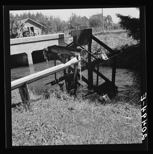 Untitled photo, possibly related to: Oregon, Marion County, north of West Stayton. Waterwheel for field irrigation in the bean country
