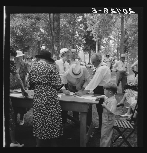 Oregon, Josephine County, Grants Pass. "California Day," a picnic in town park on the Rogue River. Hot Sunday afternoon in summer. Participants register
